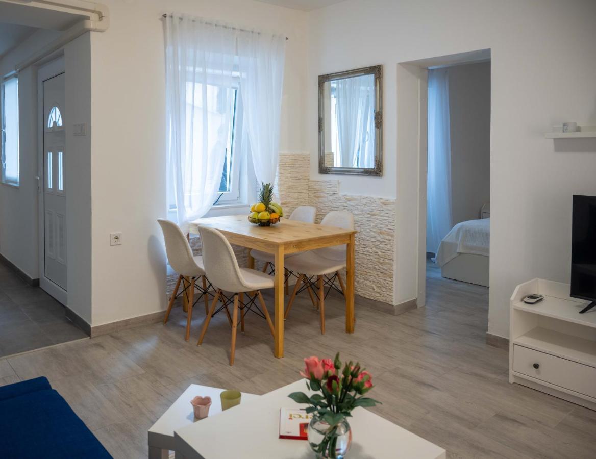 Apartment Montona Πούλα Εξωτερικό φωτογραφία