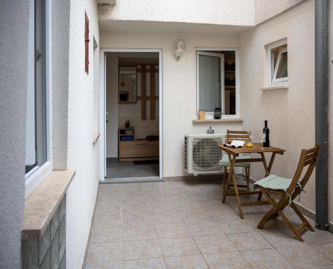 Apartment Montona Πούλα Εξωτερικό φωτογραφία