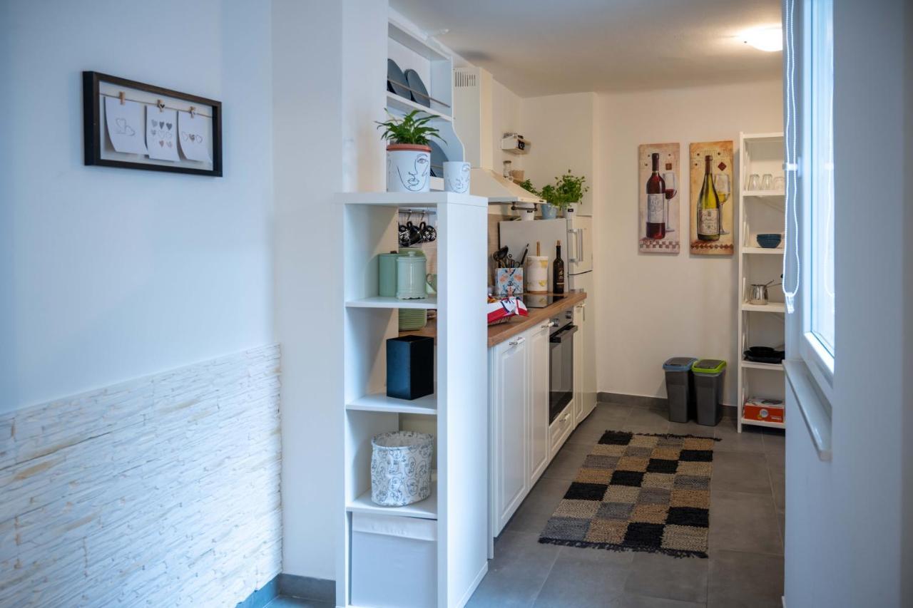 Apartment Montona Πούλα Εξωτερικό φωτογραφία